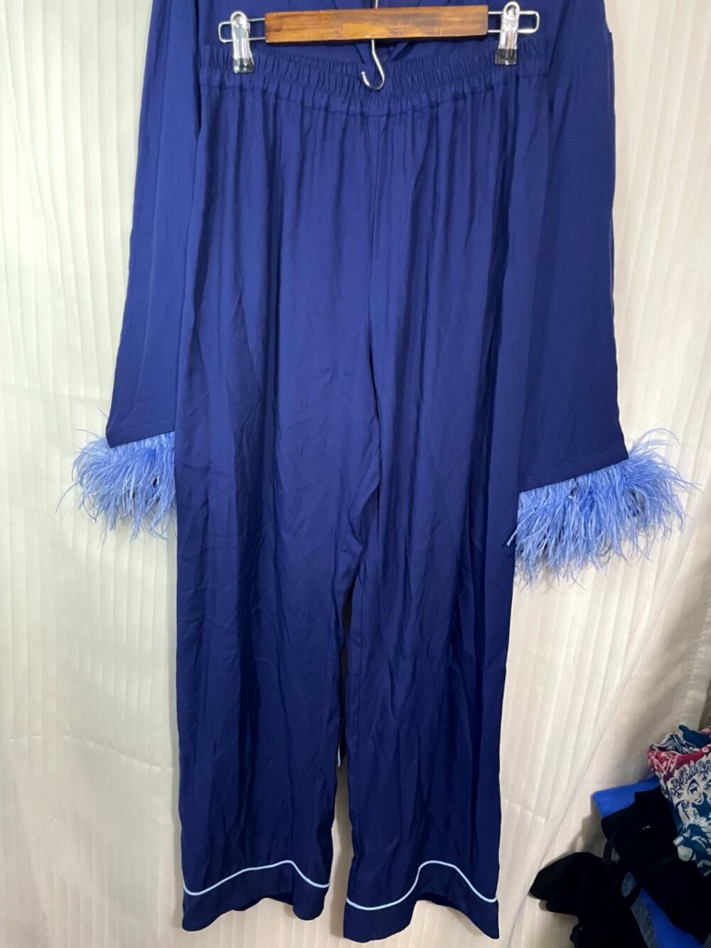 Luxury Feather Trim Pajama Set Women's Medium Blue Viscose Ostrich Feather - Picture 11 of 14